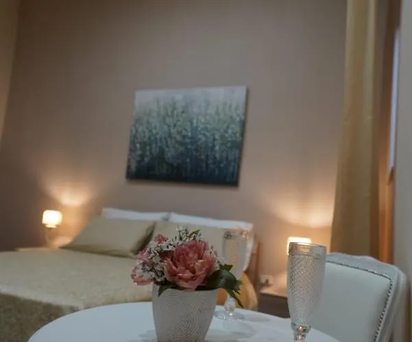 לינה וארוחת בוקר La Mimosa 3*